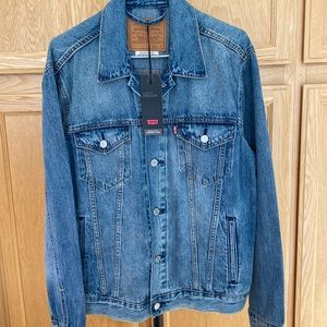 Brand new Levi’s Premium Trucker Jacket, Men’s Size M (medium)